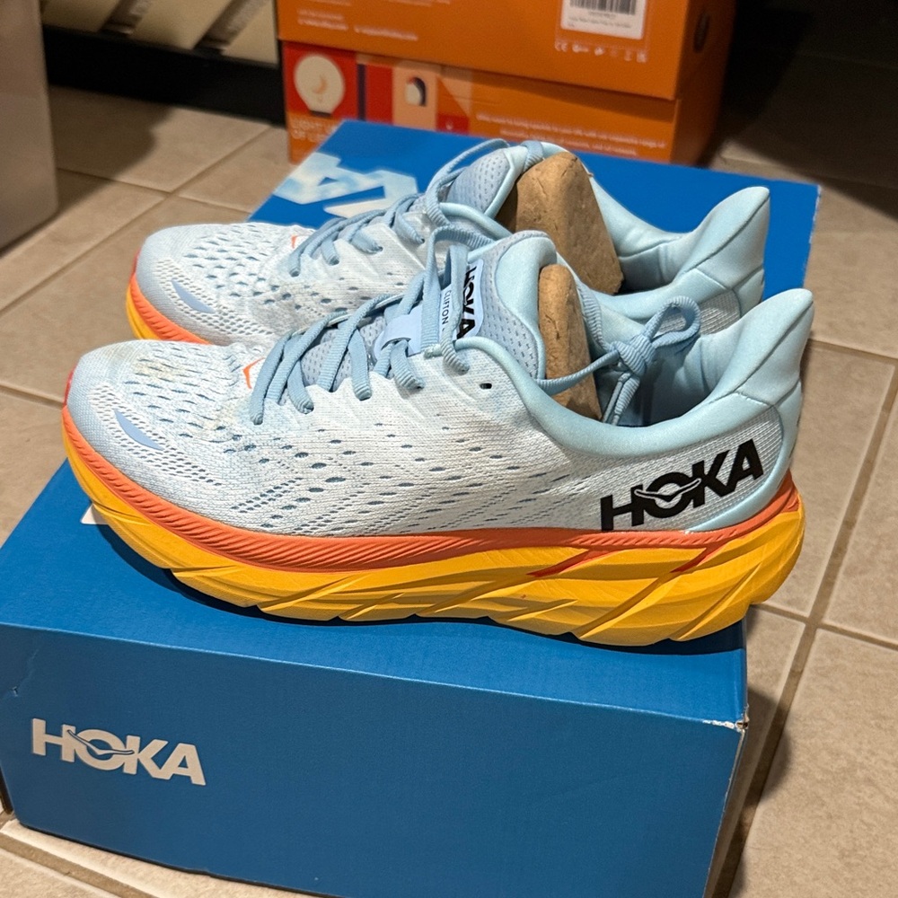 Hoka Clifton 8 size 9D